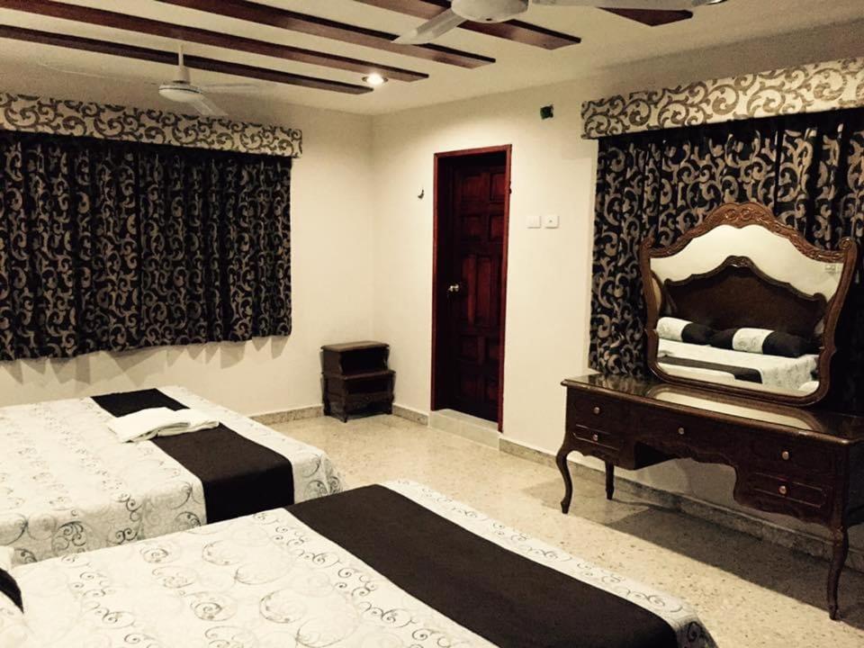 Hostel Hostal Kin-Beh Valladolid  Zewnętrze zdjęcie