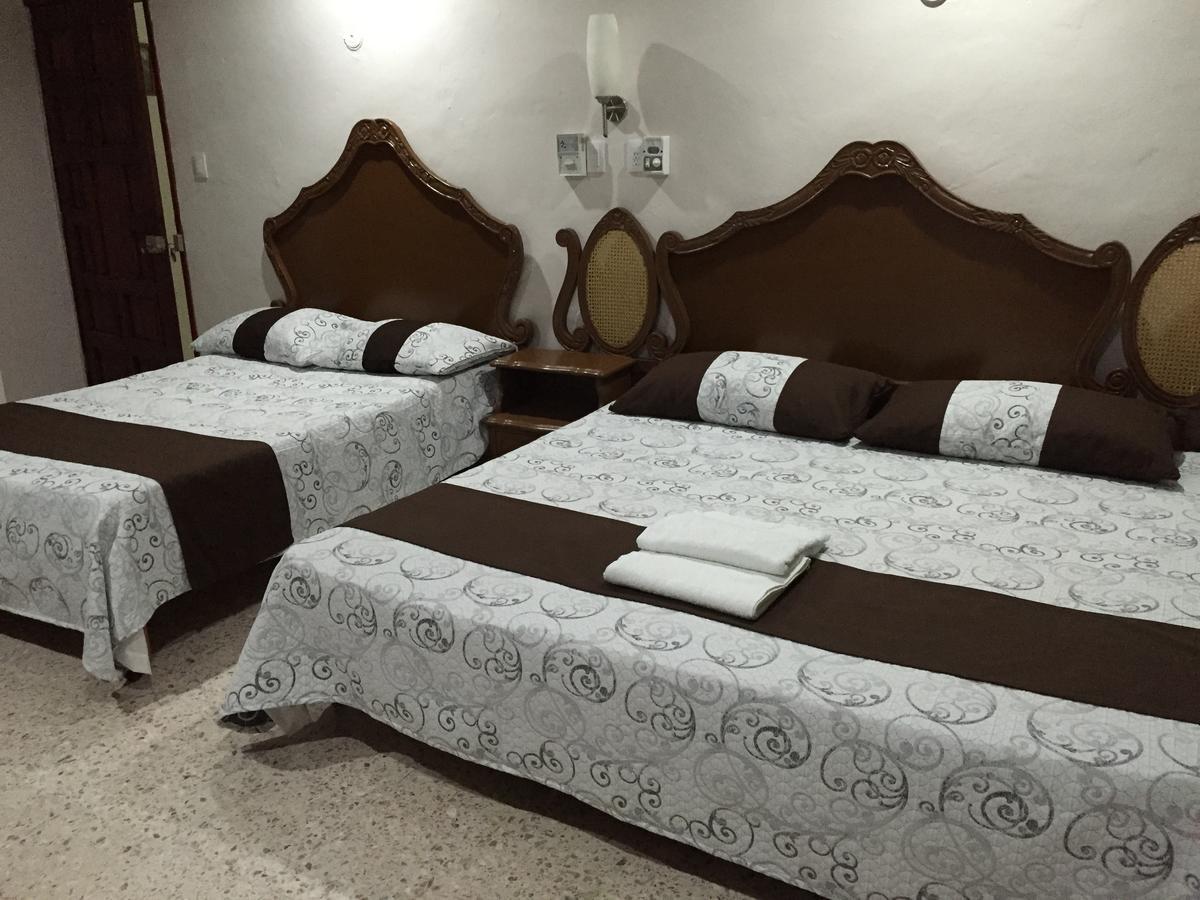 Hostel Hostal Kin-Beh Valladolid  Zewnętrze zdjęcie