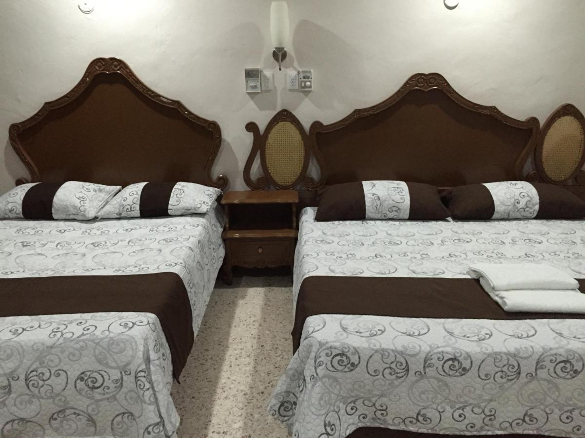 Hostel Hostal Kin-Beh Valladolid  Zewnętrze zdjęcie